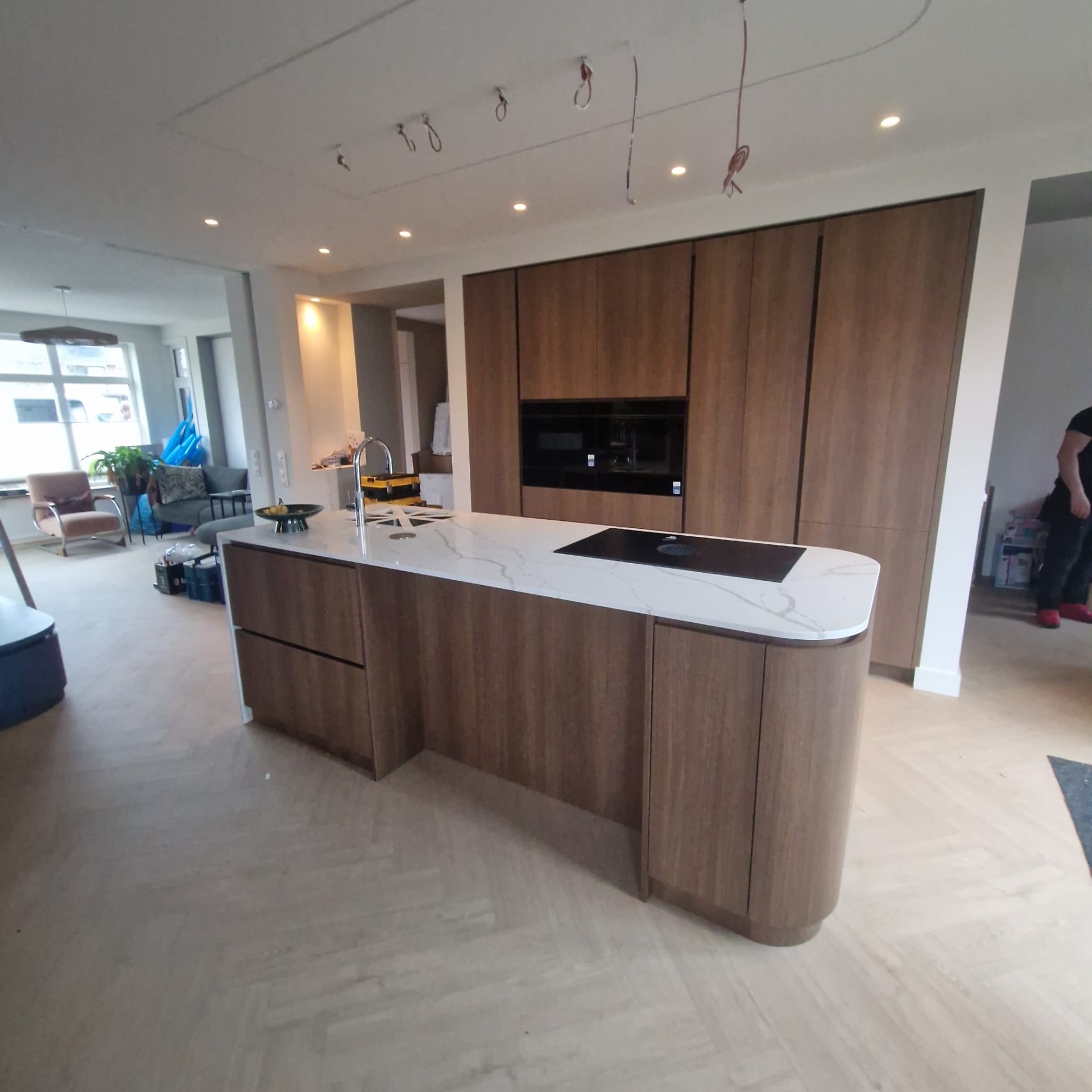 Amplus made and installed several kabinets and the kitchen on the groundfloor of our renovated house. We were very happy with the service provided and the communication during the measuring and the installation 8 weeks later. The aftercare was great on small adjustments of the doors and drawers. We would recommend Amplus to family and friends!  Marlotte  Rotterdam